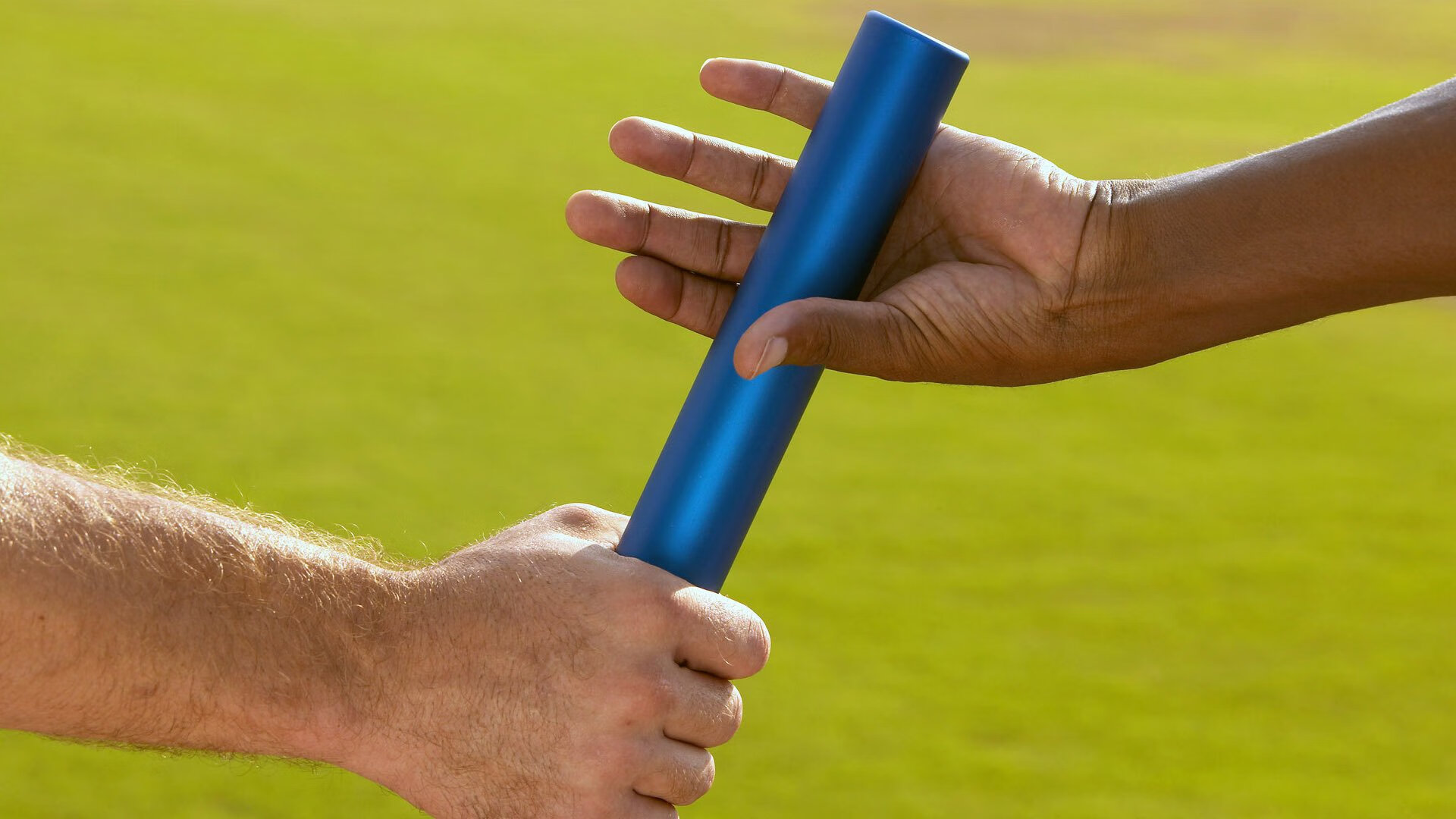 “登顶热潮,冠军争夺战火不断升级”,冠军盛典